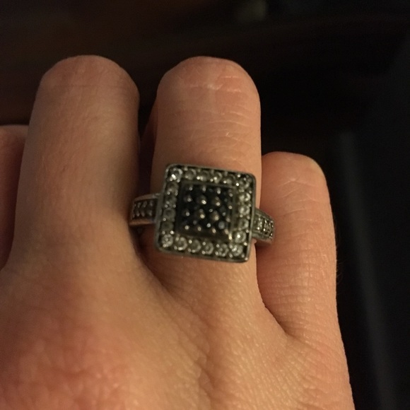 Diamond and silver ring - Picture 2 of 3